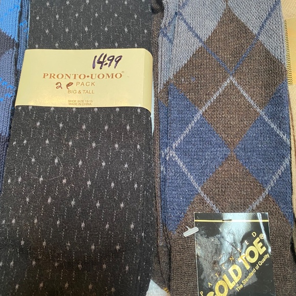 (6) Men"s Dress Socks - Picture 3 of 5